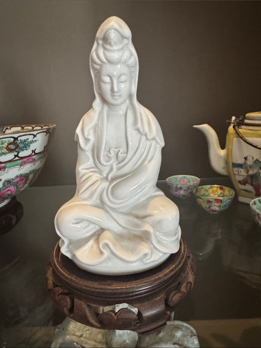 White Porcelain Asian Figurine Set - Trio - Picture 6 of 7